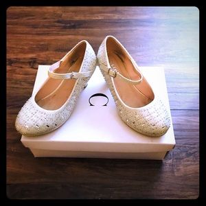 Girls size 2 glitter dress shoes
